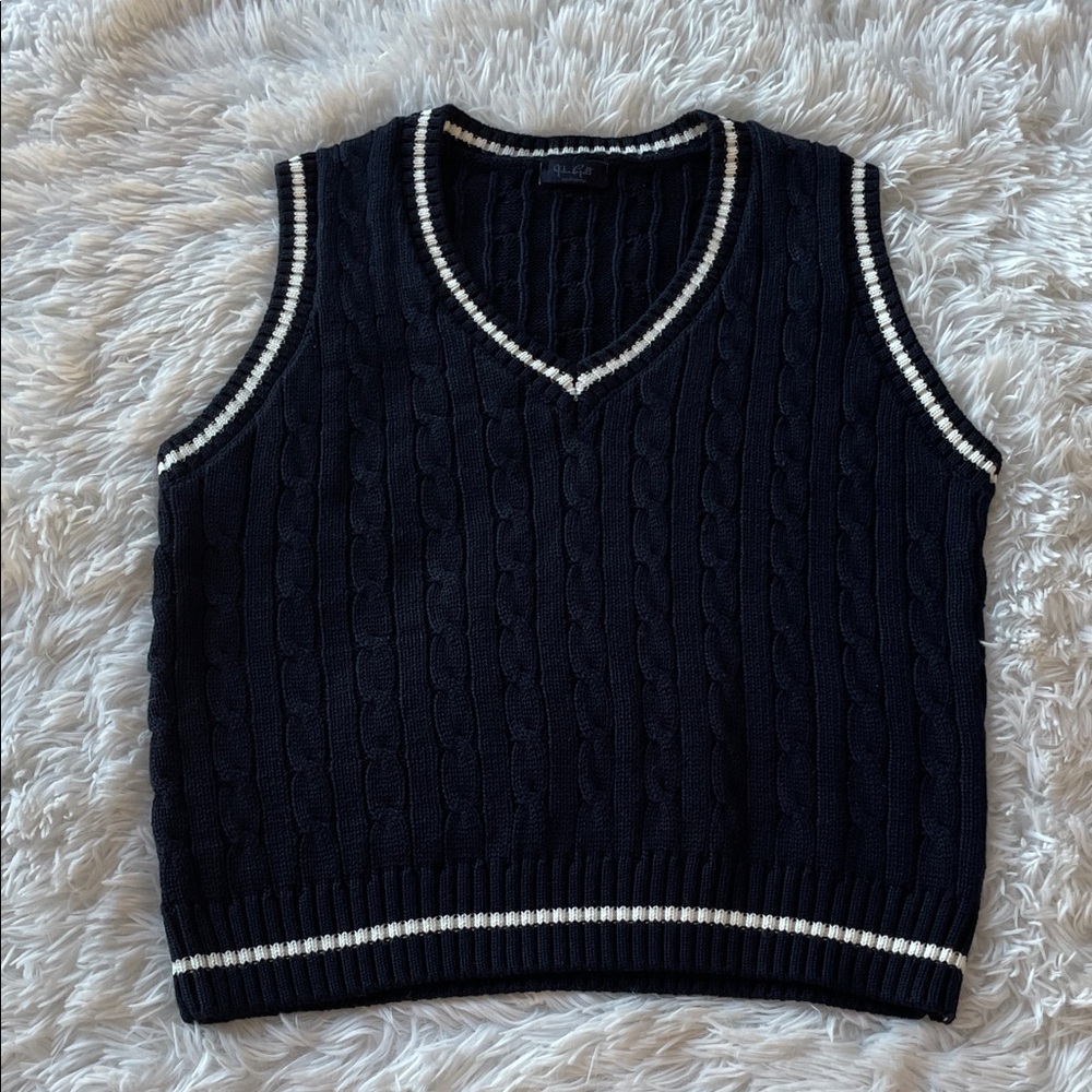 John Galt Brandy Melville V-‎ Neck Sweater Vest